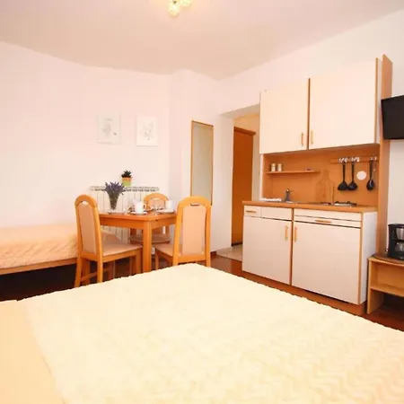 Butkovi - Apartmetn A4 Apartman